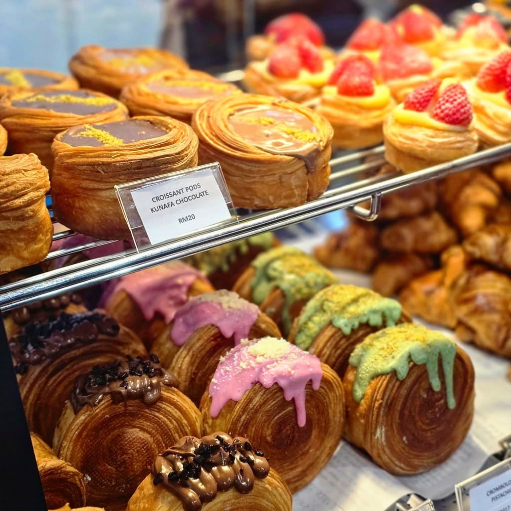 Croissant pods filled with kunafa chocolate cream